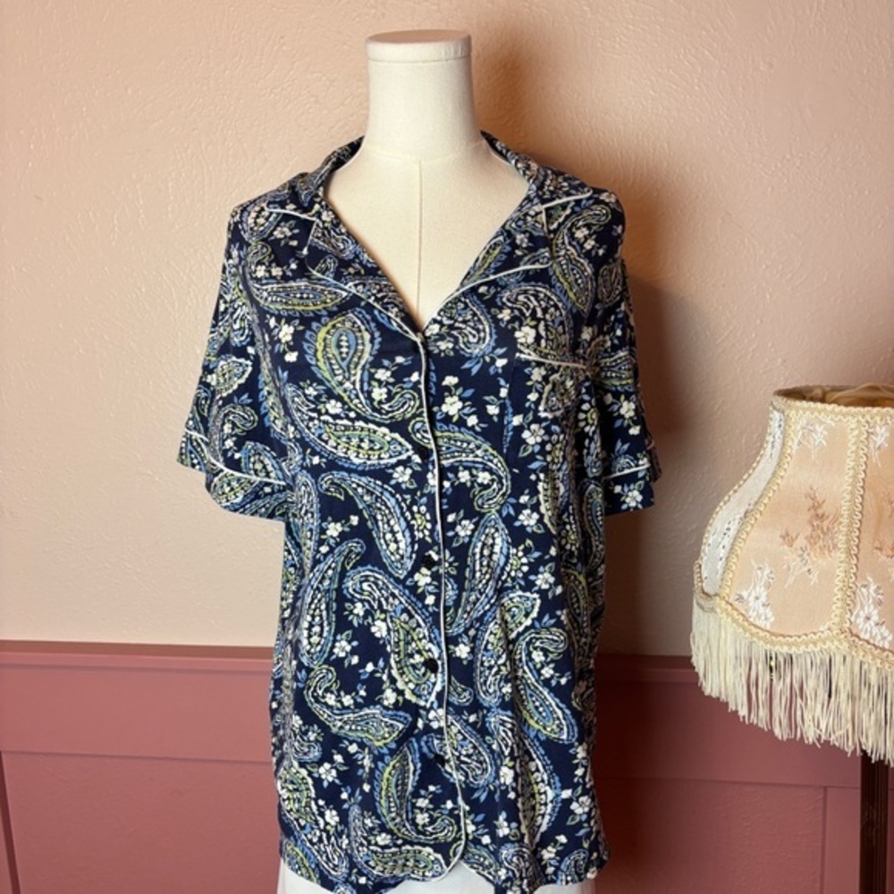 liz claiborne paisley pajama lounge button up top
sz large
blue green